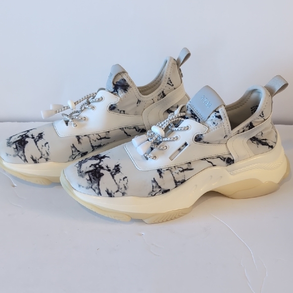 Steve Madden Monochrome Sneakers - Picture 9 of 10